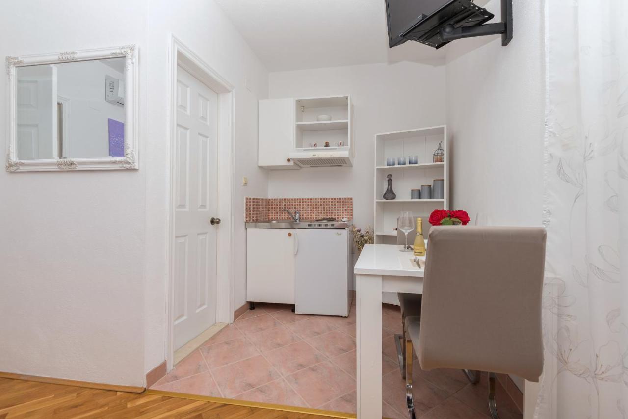 Skiljini Dvori - Studio-Apartman 1 Макарська Екстер'єр фото