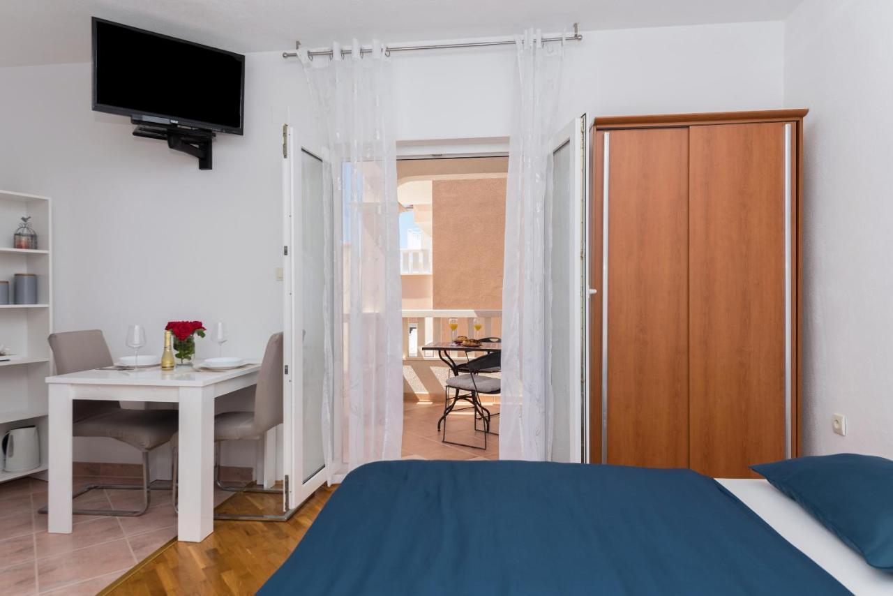 Skiljini Dvori - Studio-Apartman 1 Макарська Екстер'єр фото