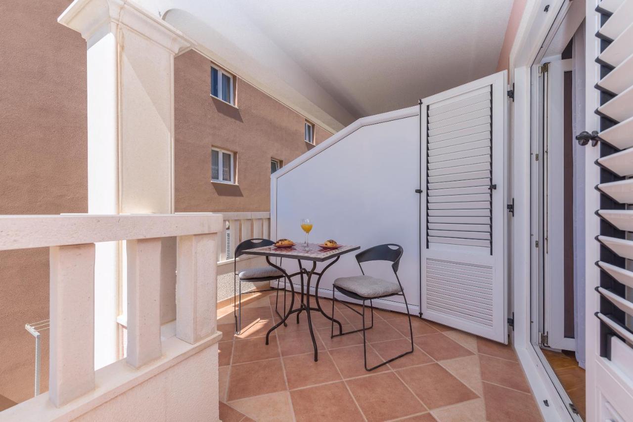 Skiljini Dvori - Studio-Apartman 1 Макарська Екстер'єр фото