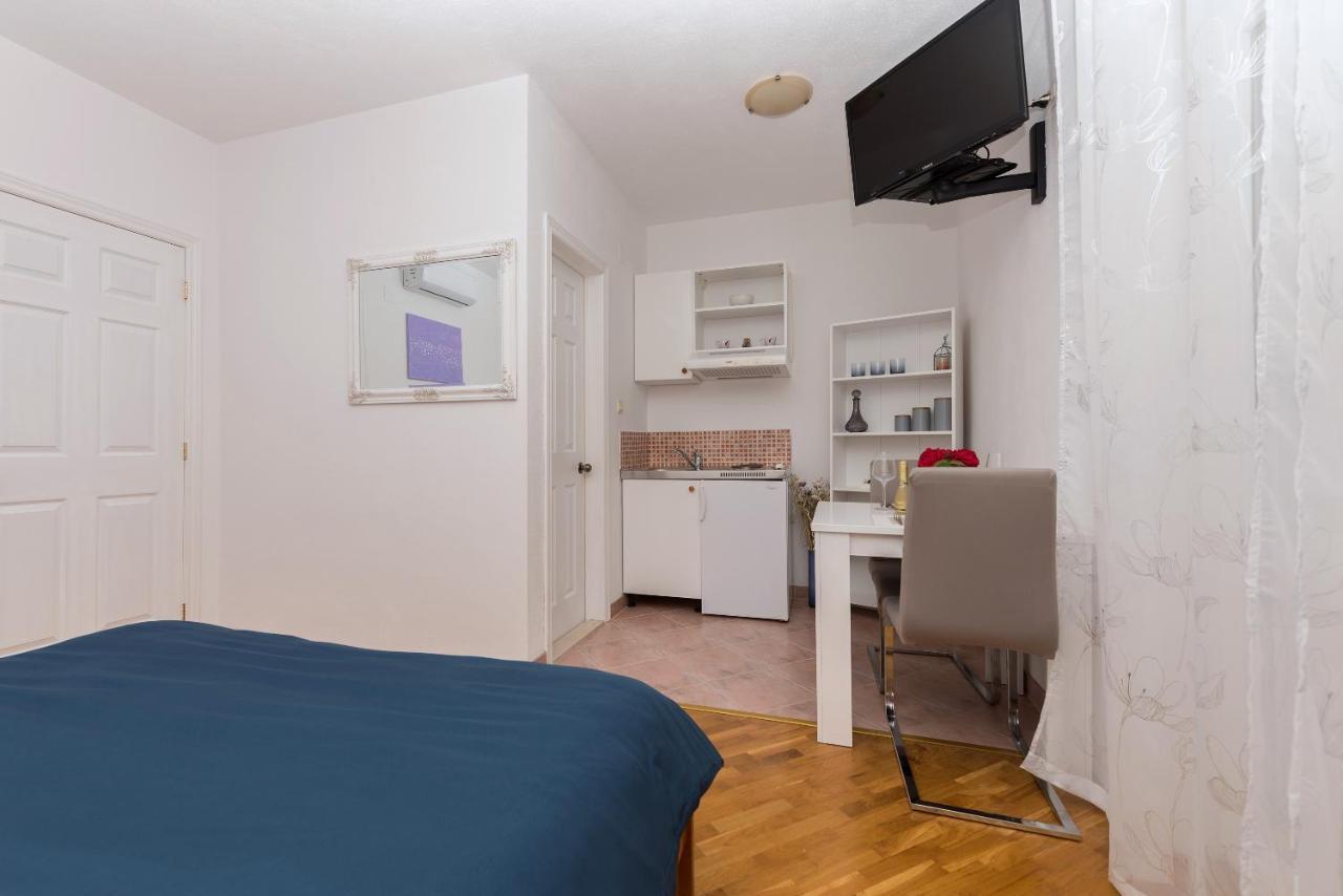 Skiljini Dvori - Studio-Apartman 1 Макарська Екстер'єр фото